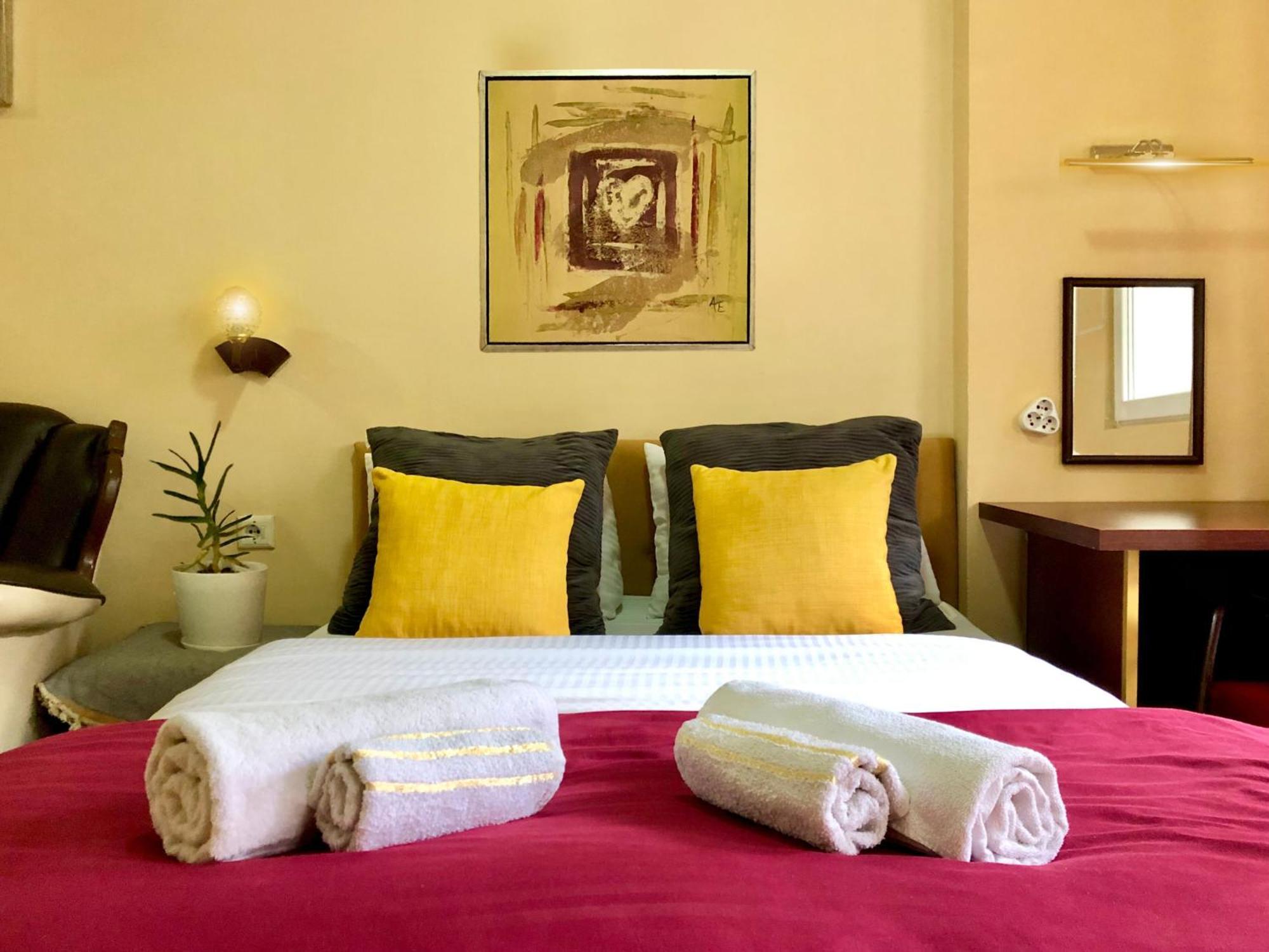 פרישטינה Urban Boutique Hotel מראה חיצוני תמונה
